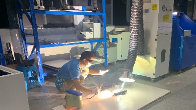 東莞執信環?？萍?專注于生產節能環保的煙霧凈化器！