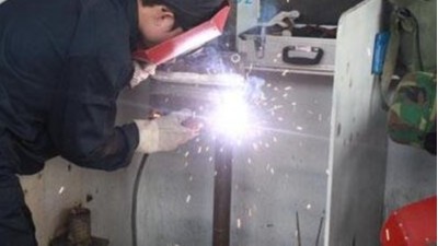 焊接煙氣凈化設(shè)備,焊接煙塵凈化,執(zhí)信環(huán)保實(shí)力生產(chǎn)廠家。